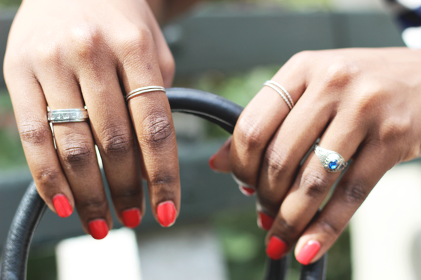 silver rings, silver h&m rings, red nails, summer nails, stacked rings